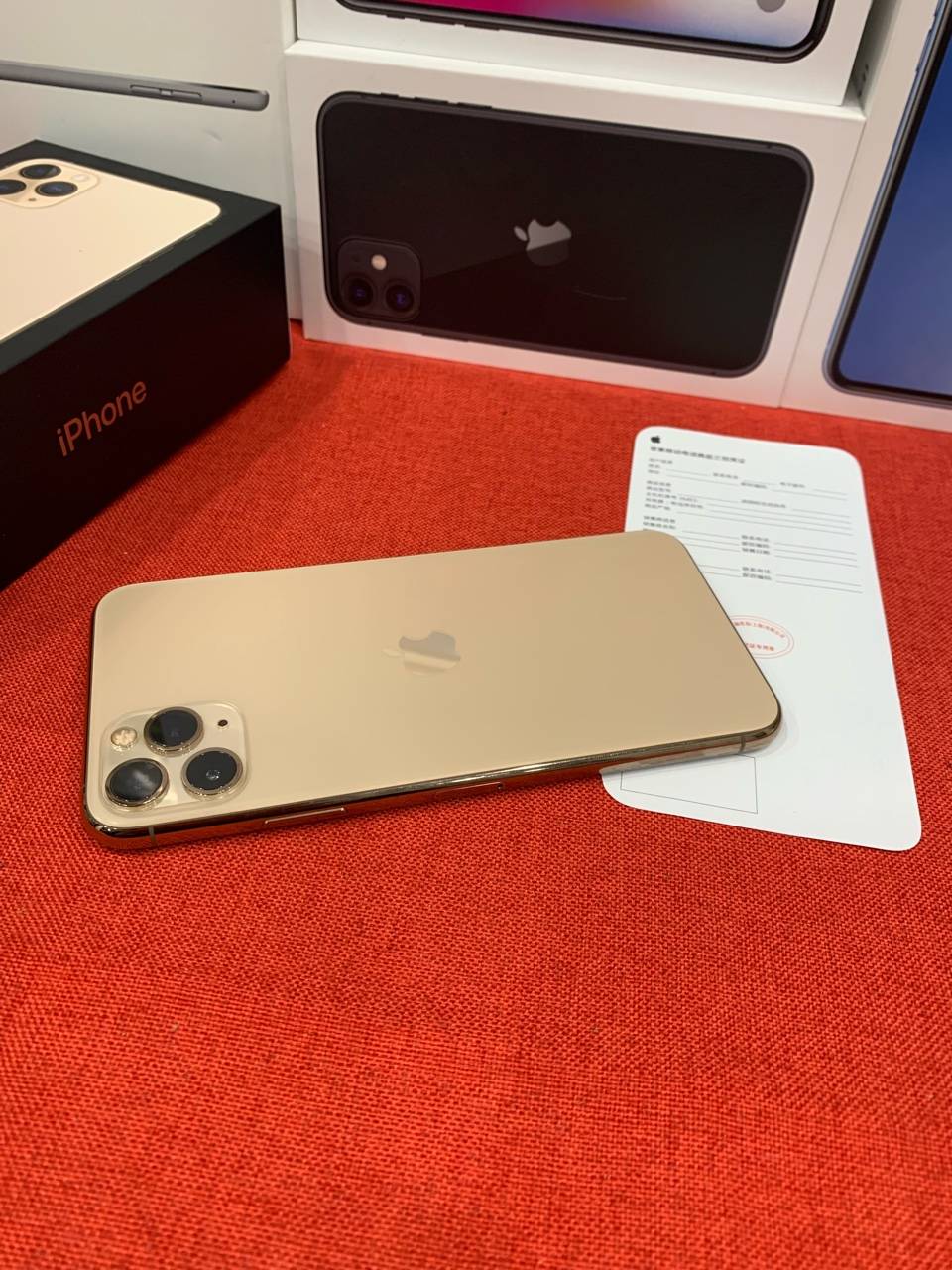 抵押到期iphone11 promax 256g,机器零磨损10成新,机器带包卡和盒子