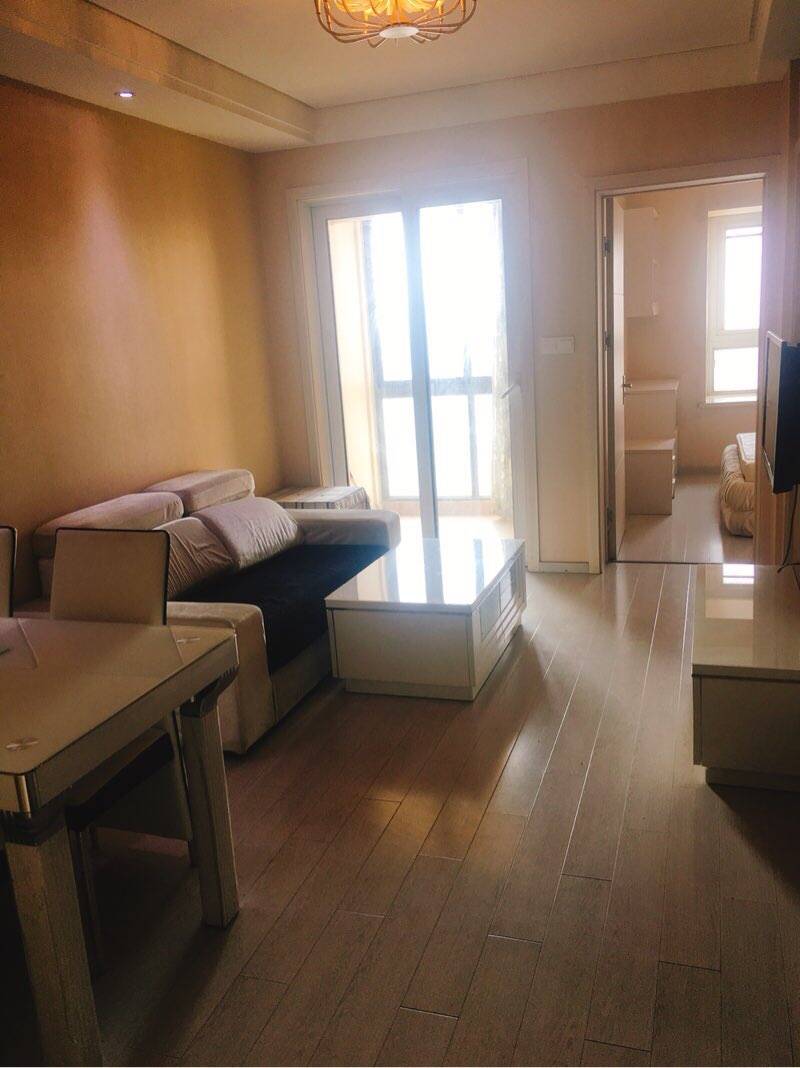 君邻世家15楼55平方2500元精装