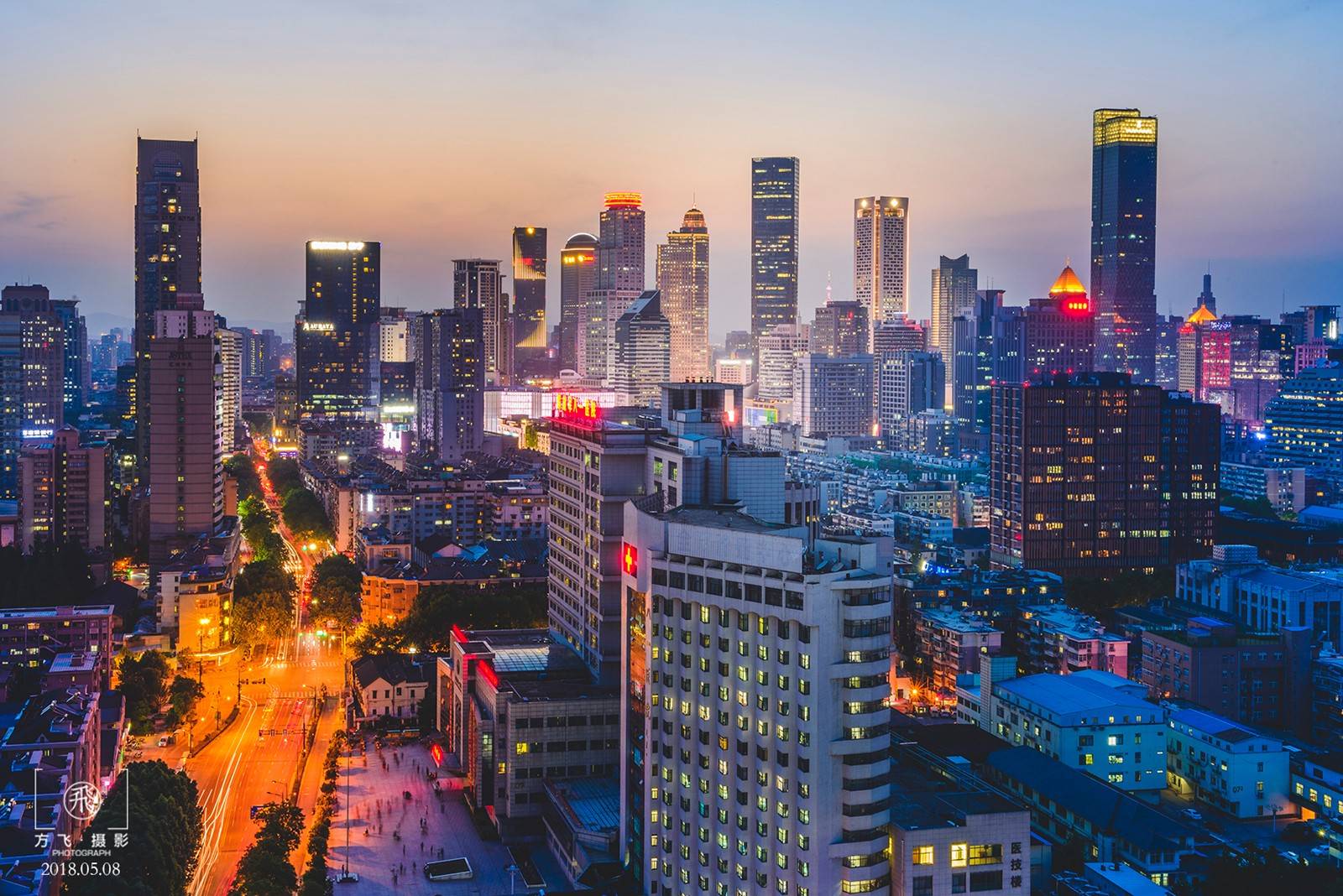 南京新街口夜景一张