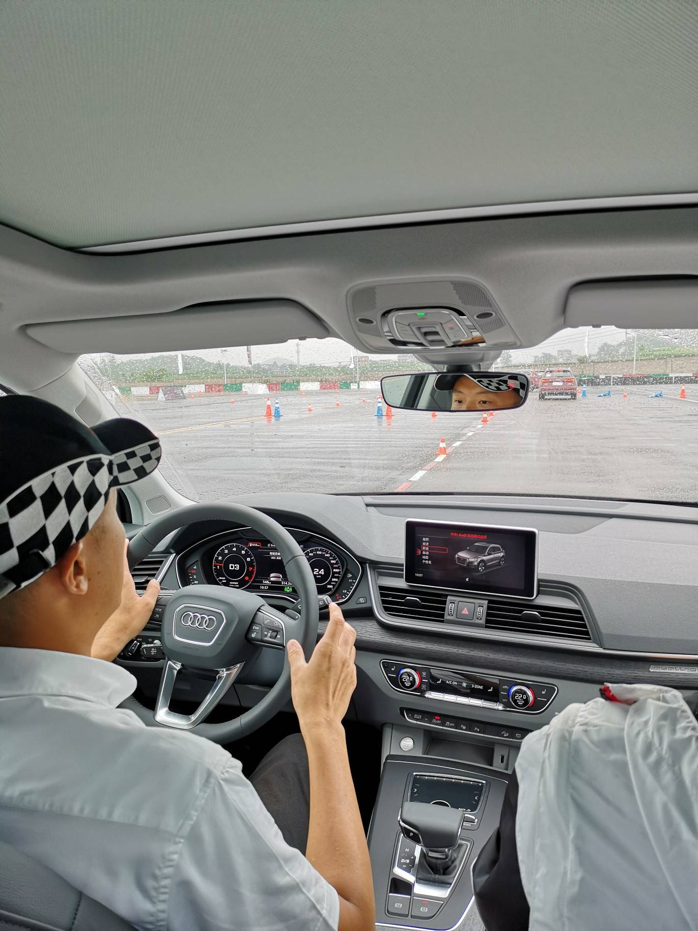 奥迪q5l试驾车,有意详询