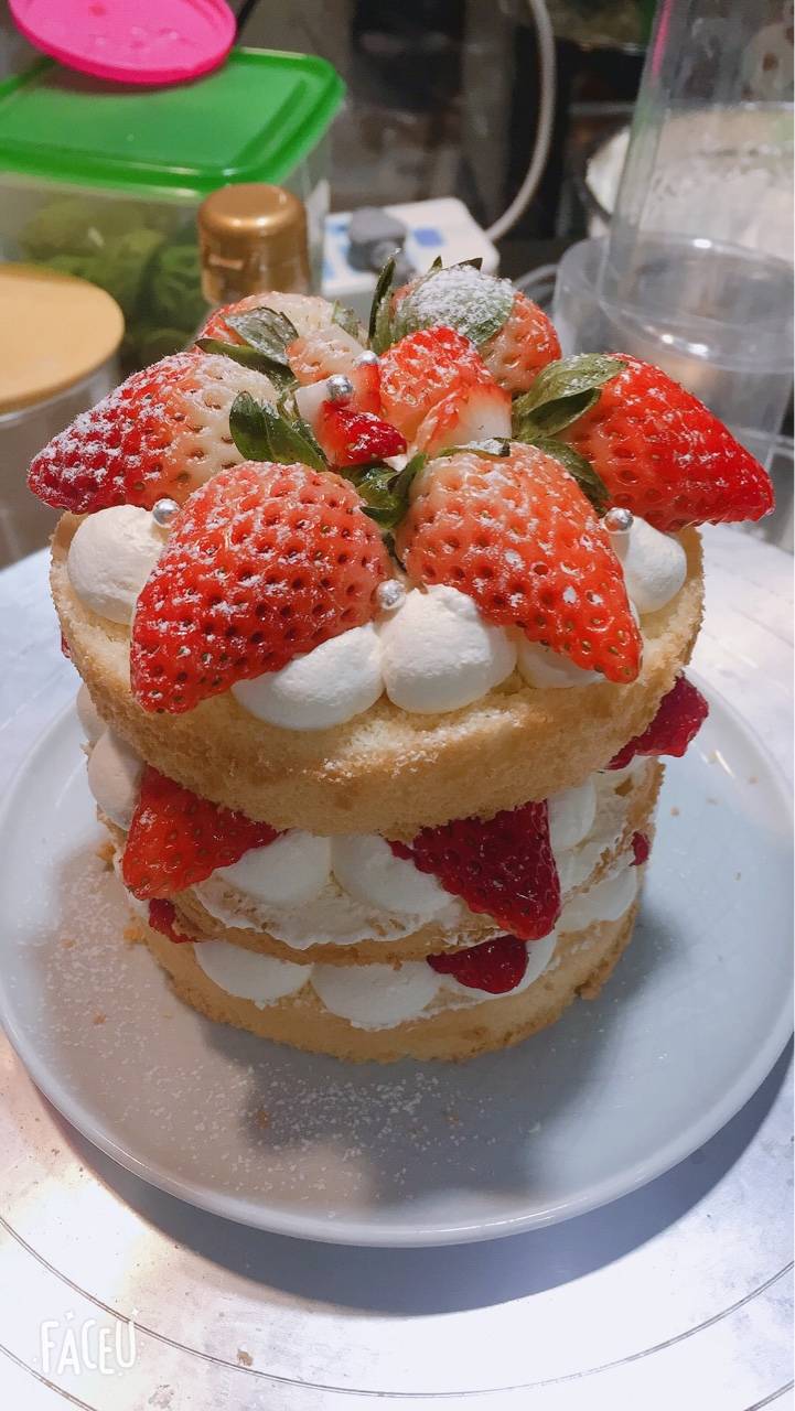 小草莓蛋糕图片真实图片