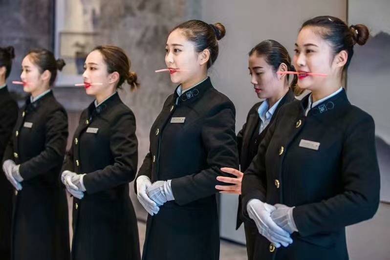 69 求职招聘 69 招聘物业客服  绿城物业招聘客服:  要求:  形象