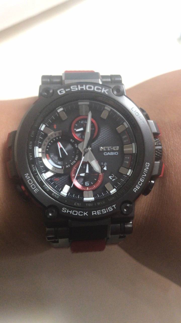 出一个卡西欧mtg电波光动能手表,支持蓝牙