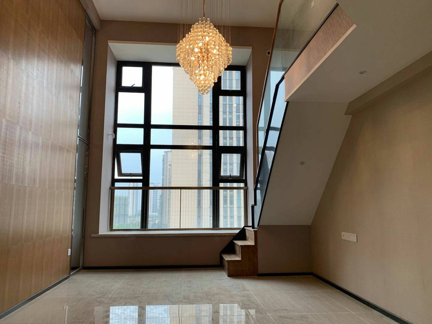 恒大帝景精装公寓,挑高4.5米,43.86㎡朝西,超大窗户16605212150