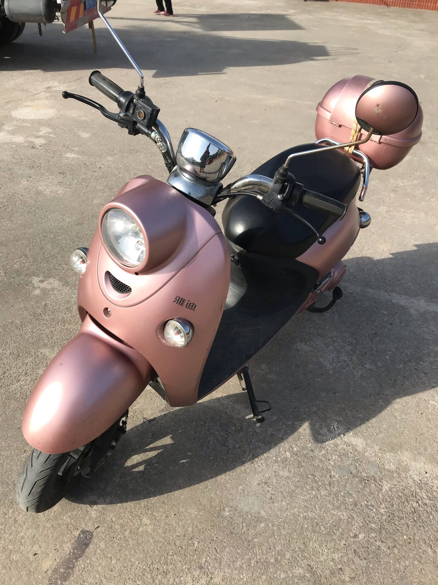 品牌爱玛电动车转