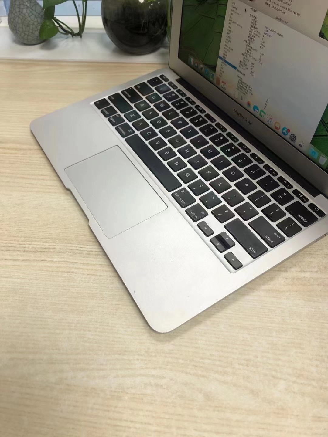苹果macbook air 11款mc968 1整体成色9新 i5-1.6ghz