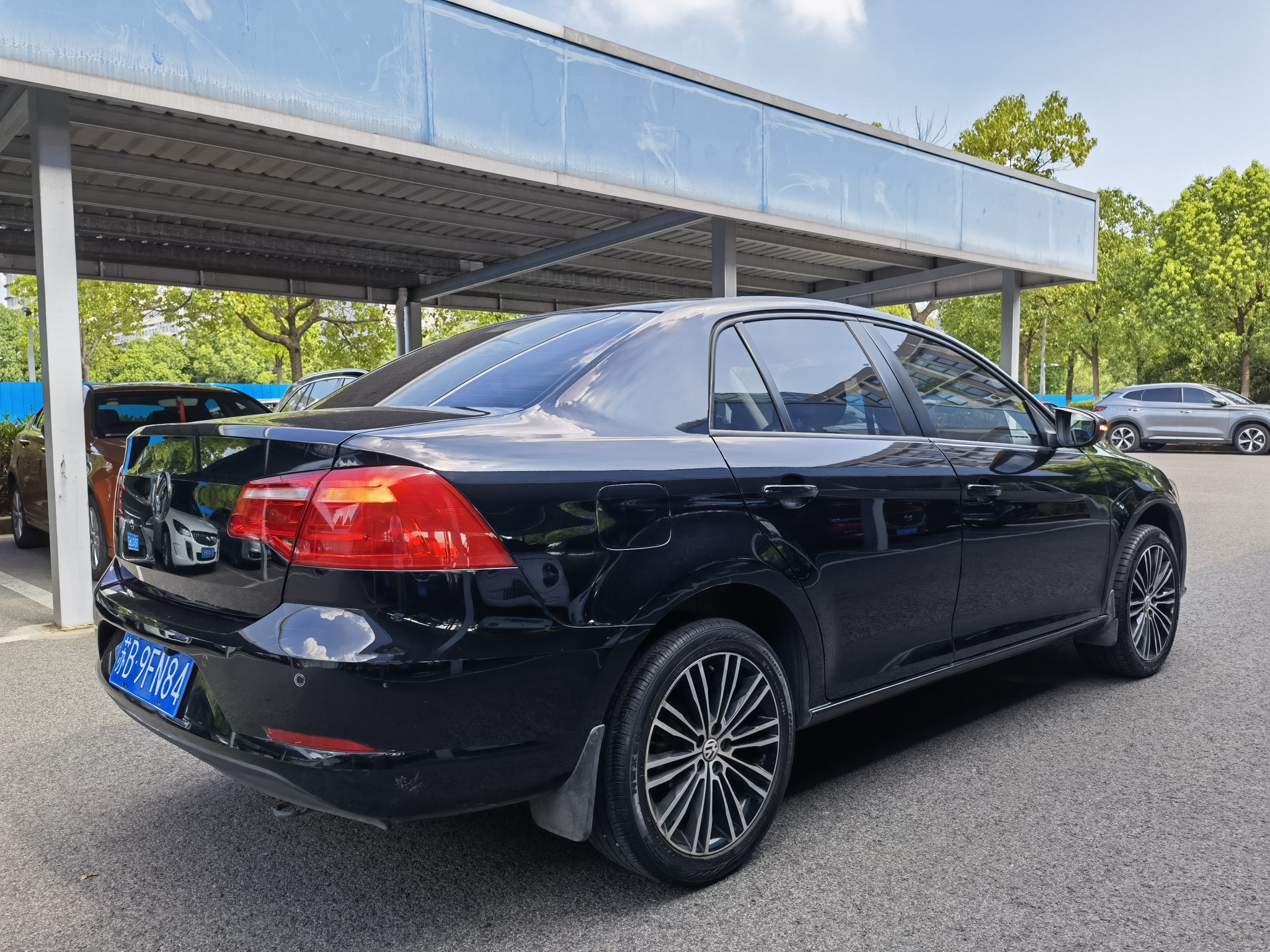 2014年一汽大众新宝来16自动挡运动版一手车整车原漆黑色外观大屏导航