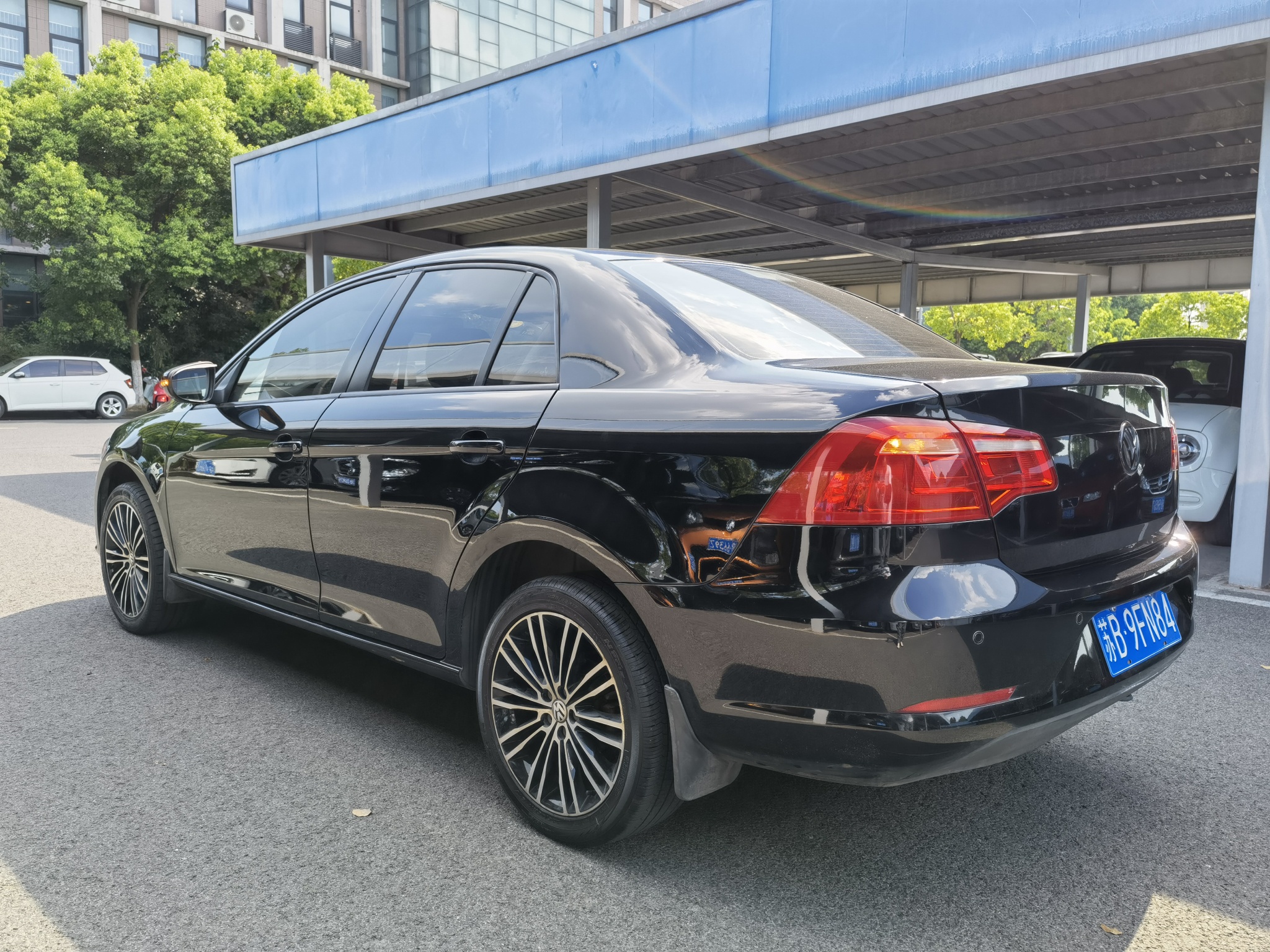 2014年一汽大众新宝来16自动挡运动版一手车整车原漆黑色外观大屏导航