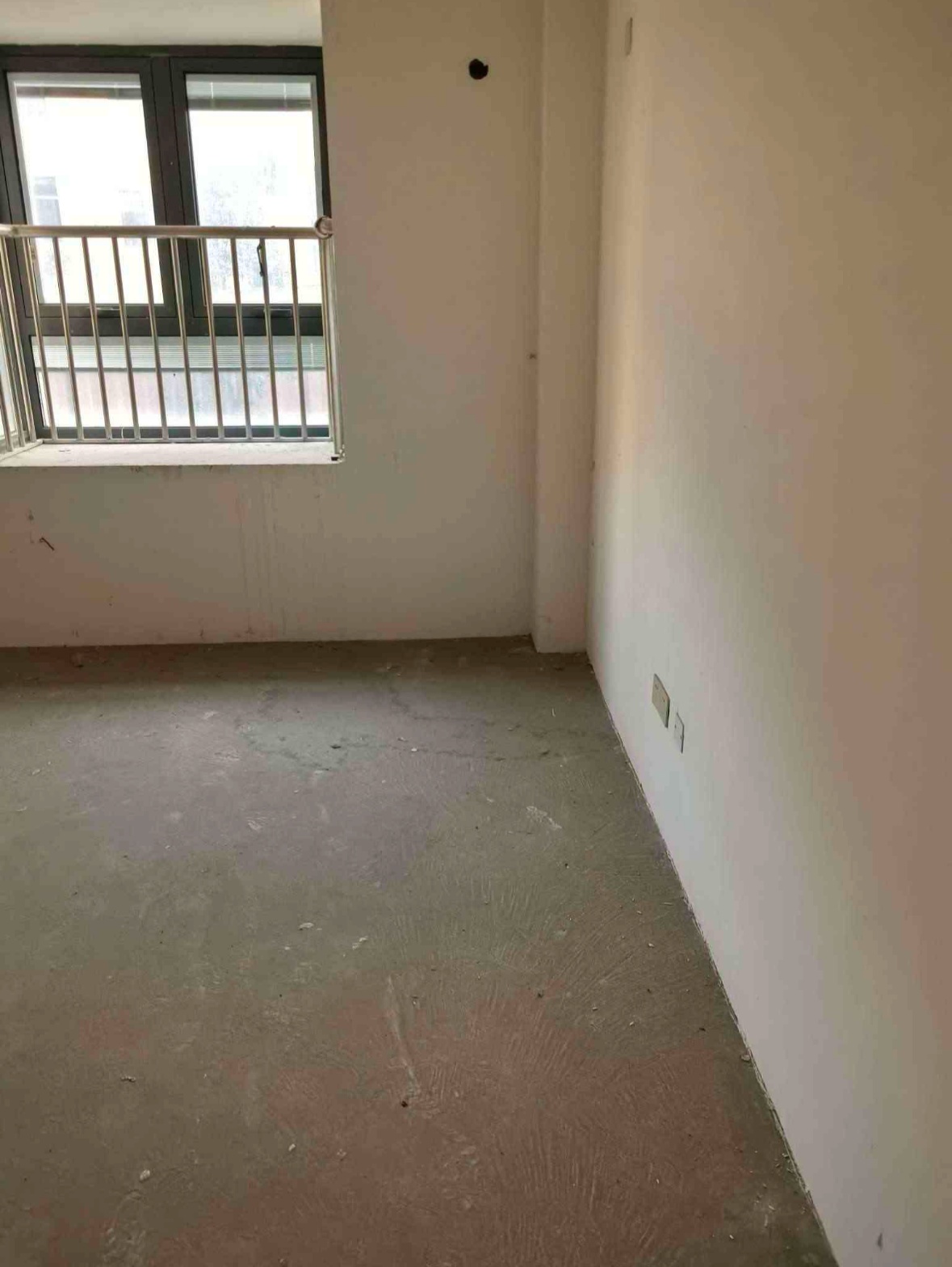 一手有钥匙市中学区房春麓苑电梯洋房1楼